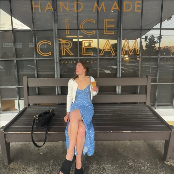 Meet your Posher, Alyssa - Picture 3 of 8